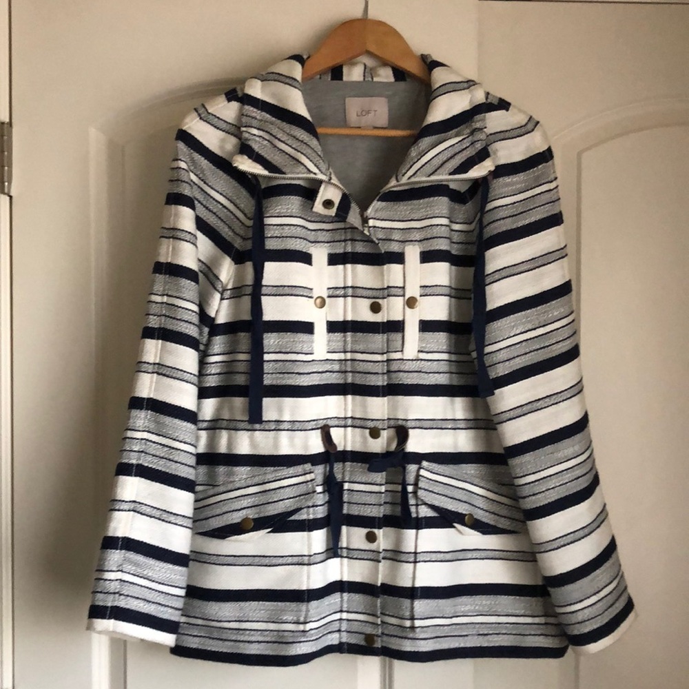 Loft - perfect for Autumn! Navy / White Jacket